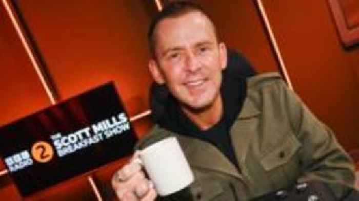 Scott Mills 'overwhelmed' on his first Radio 2 breakfast show