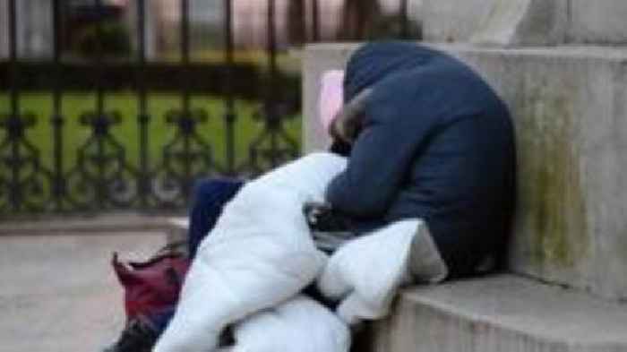 Extra government cash to support homeless people