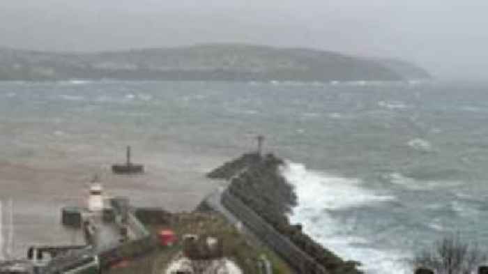 Warning for coastal overtopping at high tide