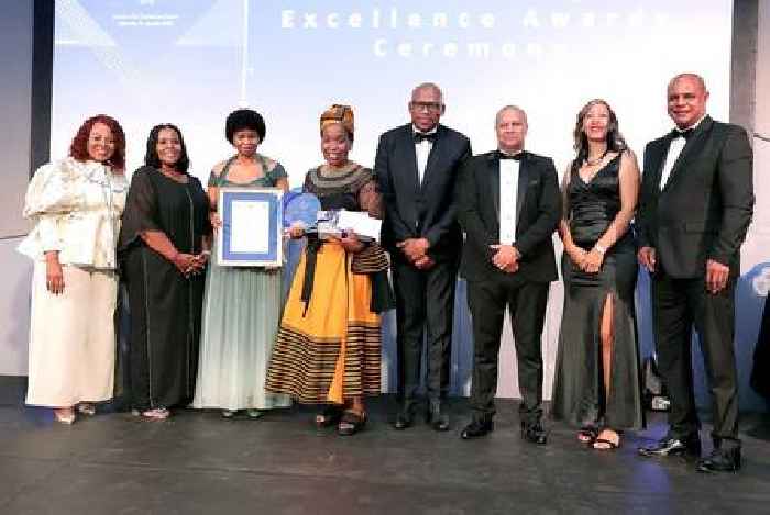 News24 | She runs two soup kitchens and rebuilds homes: Meet the Western Cape SAPS' Woman of the Year