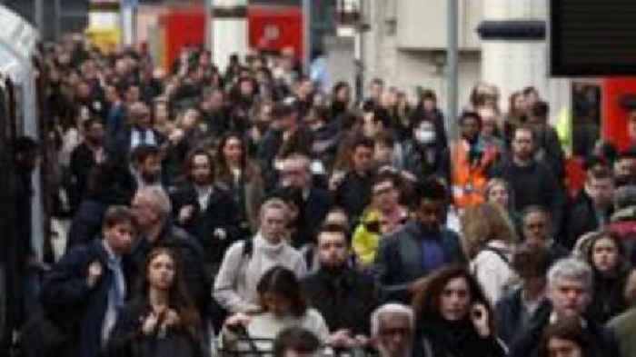 Net migration could push UK population to 72.5m - ONS