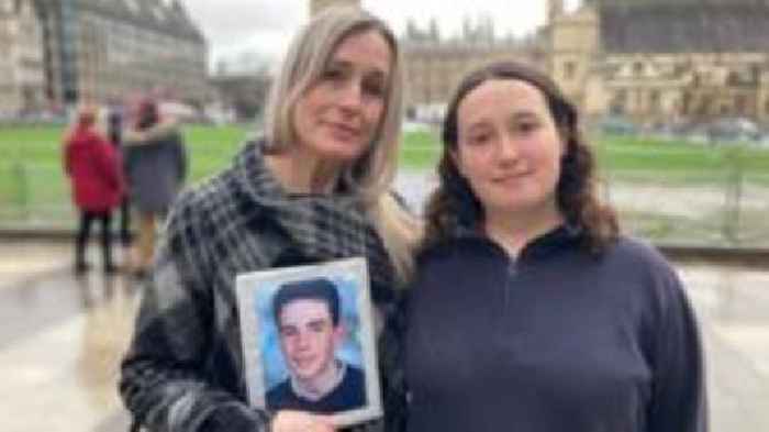 Families of young crash victims attend Commons debate