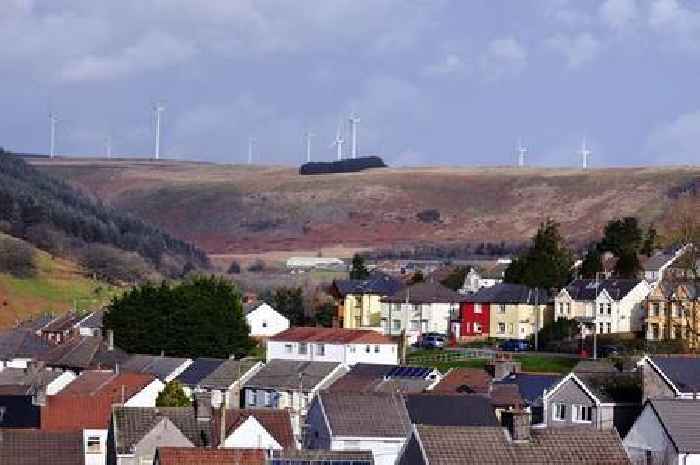 Hundreds of homes without power for hours in Rhondda Cynon Taf community