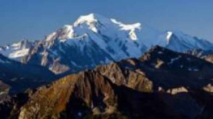 Massive avalanche kills skier in French Alps