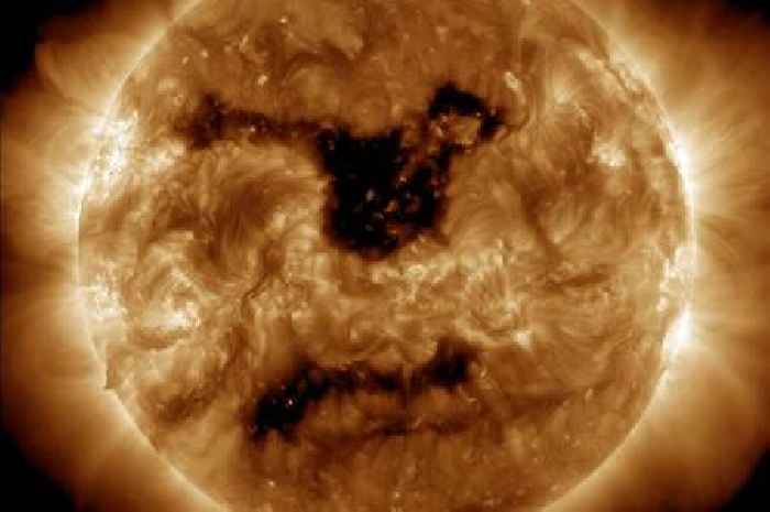 Huge 500,000 mile hole in Sun will blast Earth with geomagnetic storms this week