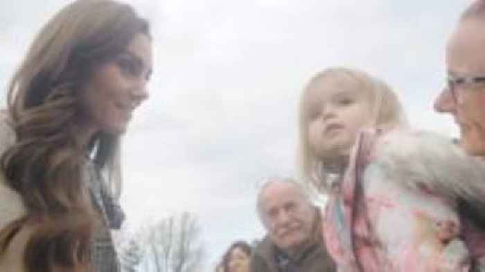 Kate stops royal car to greet three-year-old fan