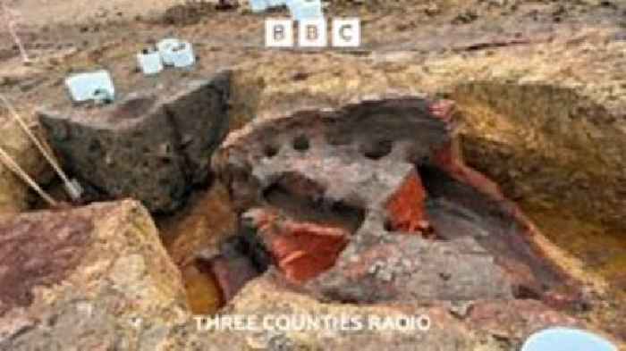 Tudor pottery kiln found at Bedfordshire school