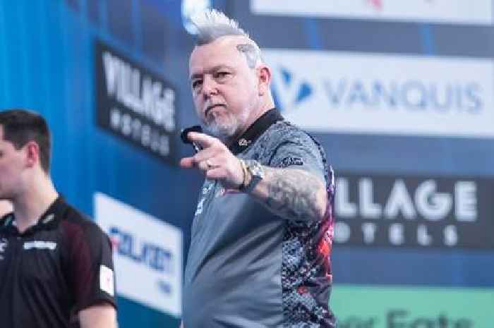 Peter Wright still feels 21 as Sankebite warns everyone else is 'in trouble' while he dodges the mirror