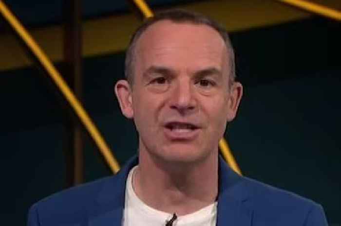 Martin Lewis issues Ryanair warning after airline changes 'golden rule'