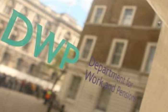 People on DWP benefits urged to 'check bank account' after underpayments