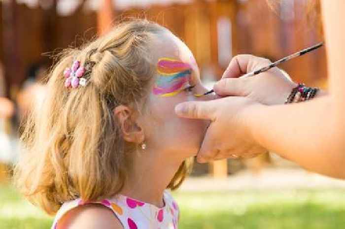 Mum's 'heart bleeds' for daughter after nobody shows up to her birthday party