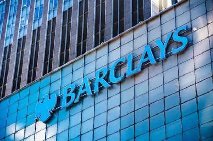 Barclays customers ‘unable to make payments’ as bank outage continues