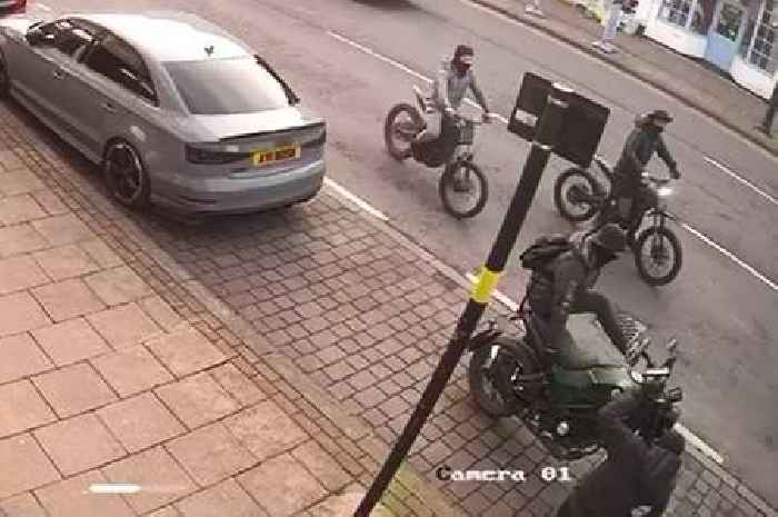 Moment masked youths in Sutton Coldfield try to steal motorbike on busy road