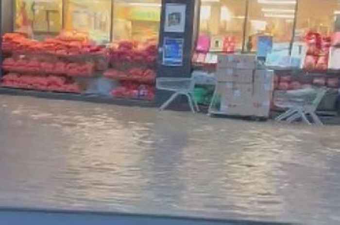 Glasgow homes left without water as 'streets and shops flooded'