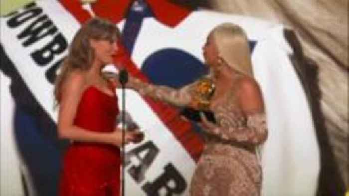 Record-breaking Beyoncé given Grammy by Taylor Swift