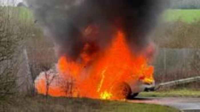 Family escapes BMW minutes before it catches fire