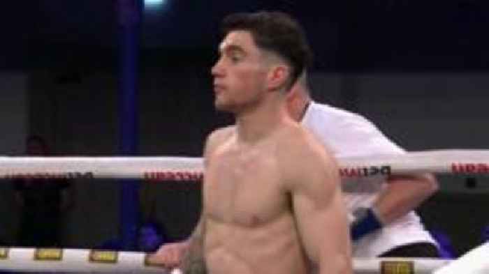 Boxer Cooney in intensive care after Howells defeat