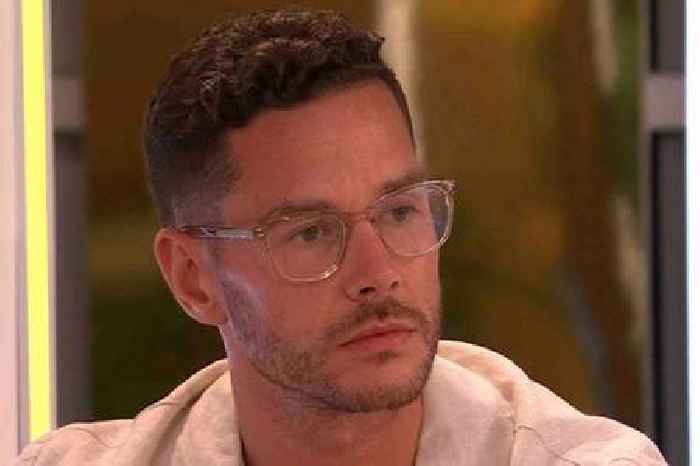 Second Love Island star quits after Scott Thomas leaves the villa