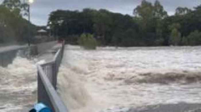 Devastation from Queensland floods 'incredible', premier says