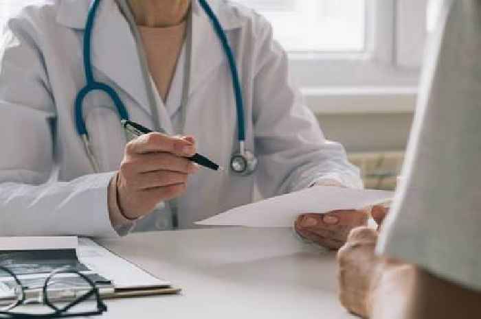 Four symptoms of bowel cancer as stage 4 patient says she 'wishes she noticed one sooner'