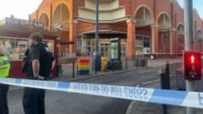 Shopping centre evacuated over suspicious package