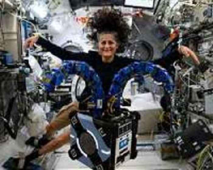 ISS Crew Demonstrates Robotics and Monitors Environmental Conditions