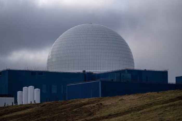 Overhaul of planning barriers to nuclear power, Starmer announces