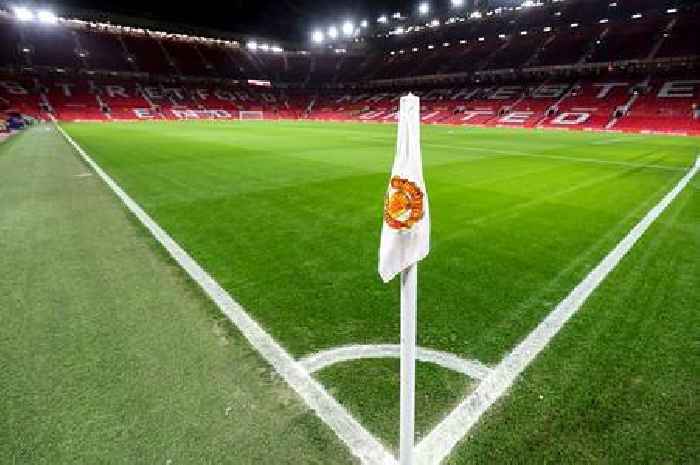 Manchester United v Leicester City live team news and match updates