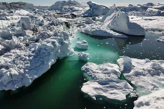 Cracks in Greenland Ice Sheet growing 'quicker than expected', climate experts warn