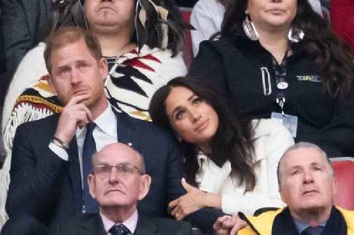 Prince Harry's five-word message to Meghan as pair share kiss at Invictus Games