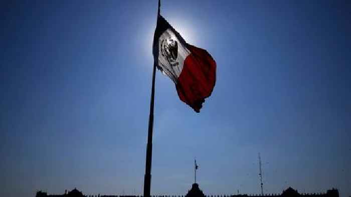 VOA Spanish: Overflights of US planes spark controversy in Mexico
