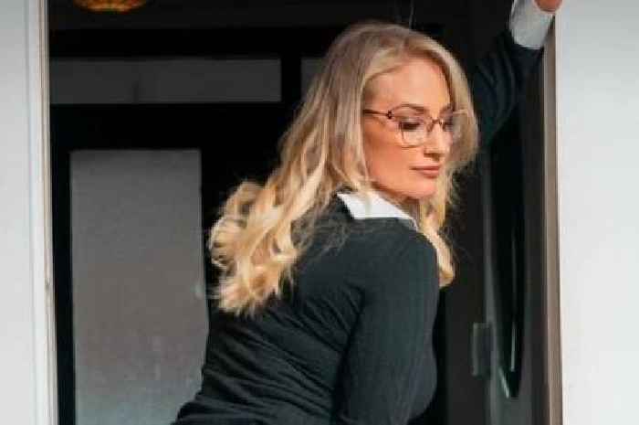Ebanie Bridges teases fans with cheeky snap and asks them to 'be mine' on Valentines