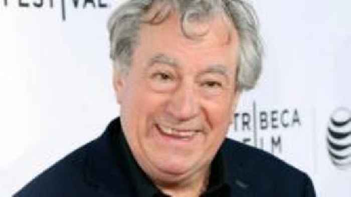 Monty Python: Cyrraedd y targed ar gyfer cerflun ym Mae Colwyn