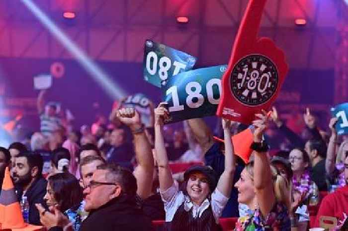 Darts chiefs slam fans over behaviour at Premier League in Glasgow