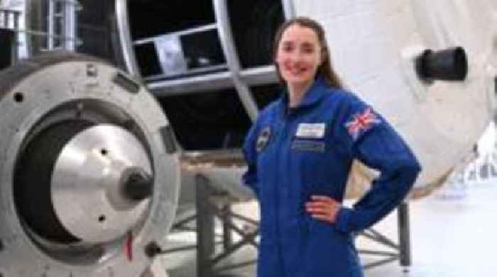 Learning to spacewalk underwater - NI's first astronaut prepares for take-off