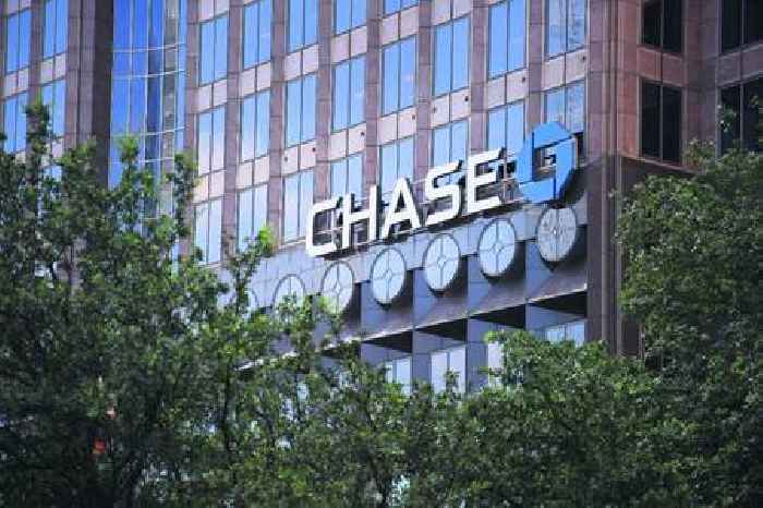 Chase tops UK banking charts