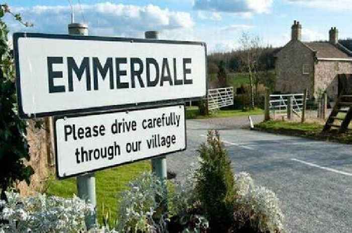 Emmerdale exit 'sealed' for icon after 25 years as fans spot worrying 'clue'