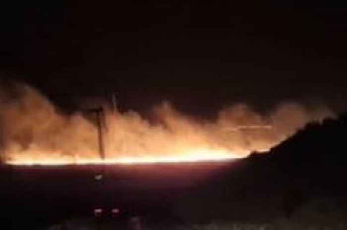 Huge fire destroys grassland on Welsh mountain