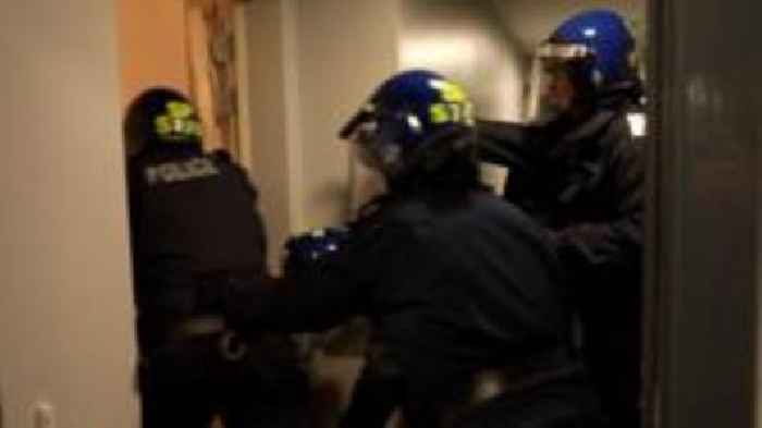 Three arrested in Dundee county lines raids