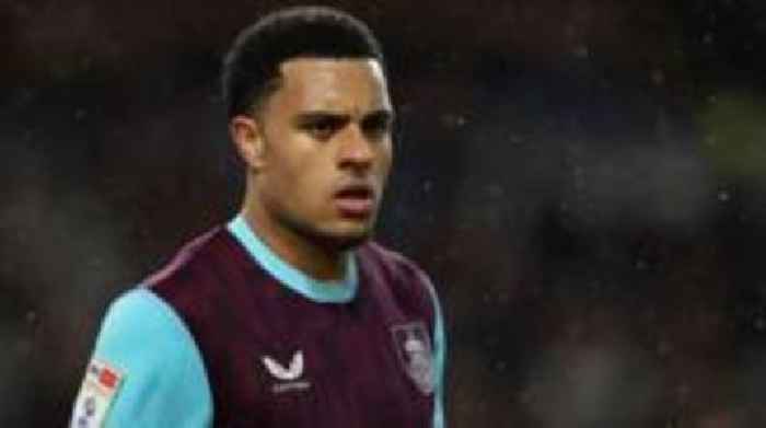 Egan-Riley wants to extend Burnley stay