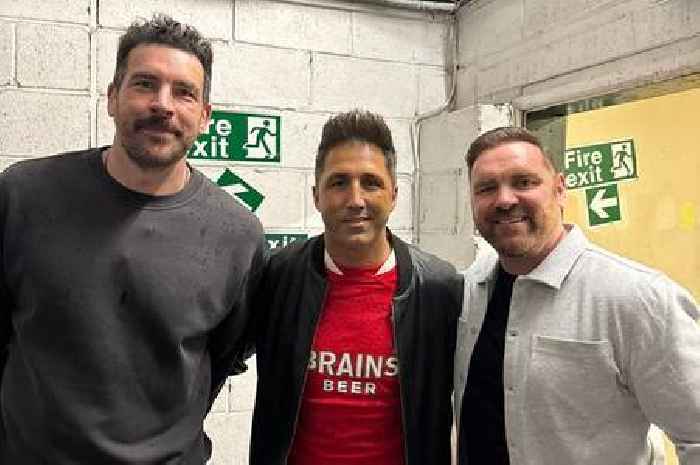 Gavin Henson turns up at Walkabout in his old Wales kit and famous 2005 haircut
