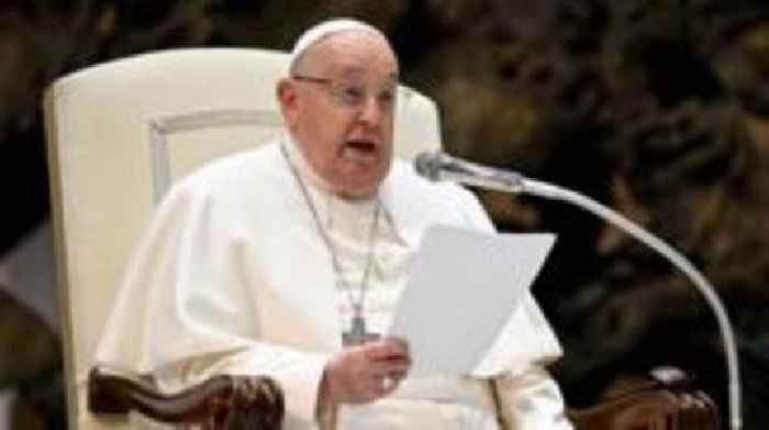 Pope's condition 'remains critical', Vatican says