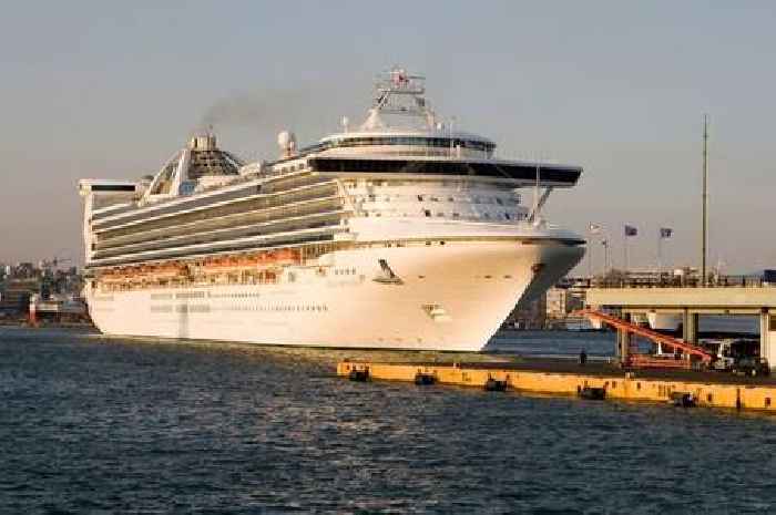 P&O cruise passengers struck by norovirus 'walking past sick bags on staircases'