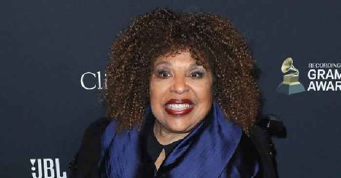 R&B Icon Roberta Flack Dead at 88, Singer Passed 'Peacefully Surrounded by Her Family'