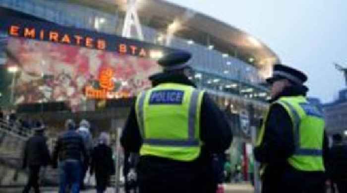 Football hooligan Met detective gets banning order