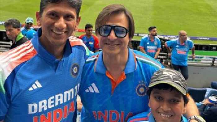 Vivek Oberoi praises Venkatesh Prasad as they watch India-Pakistan cricket match