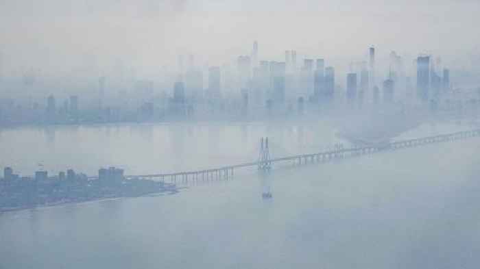 Mumbai weather updates: City records rise in temperature, AQI remains moderate