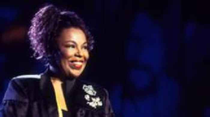 Killing Me Softly singer Roberta Flack dies aged 88