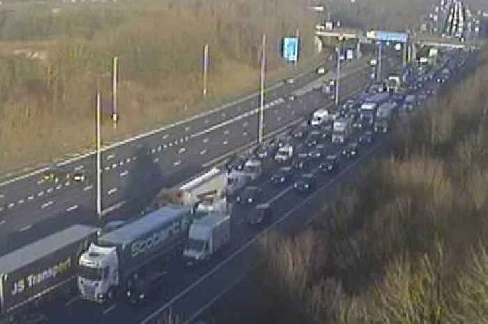 Live Leicestershire M1 updates as traffic held following crash