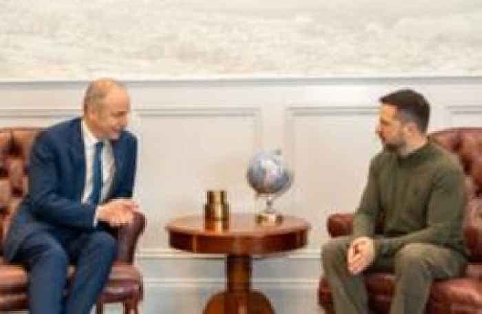 Zelensky meets Taoiseach on way to US